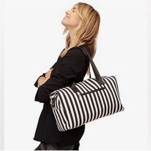 Alice + Olivia Duffel Bag Black White Vacation Weekender Tote Travel Carry On
